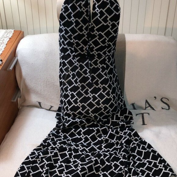 Geometric Halter maxi dress - Picture 6 of 9